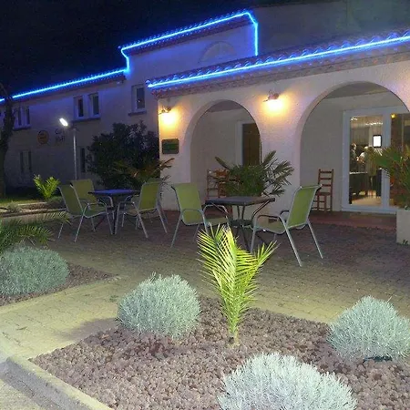 Brit Bosquet Cite 3* קרקסון
