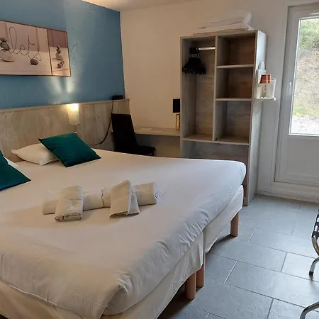 Brit Bosquet Cite 3*