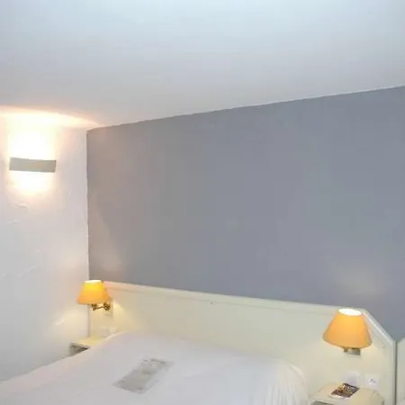 Brit Bosquet Cite 3* קרקסון