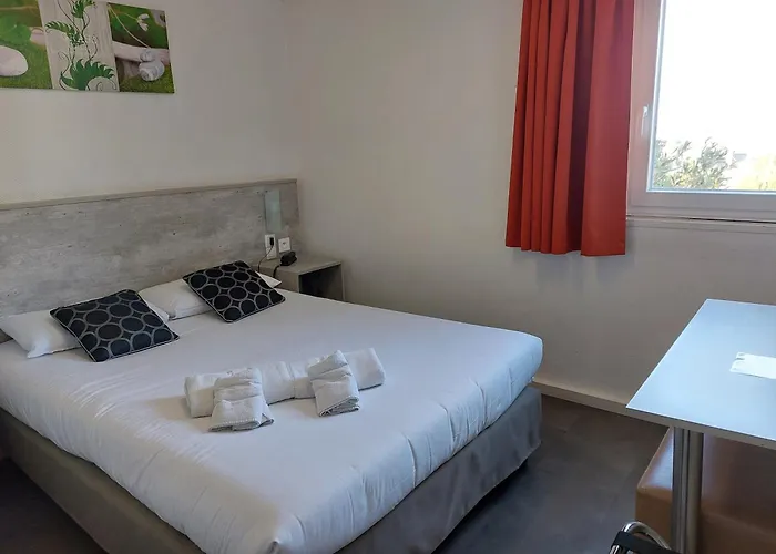 Brit Bosquet Cite 3*